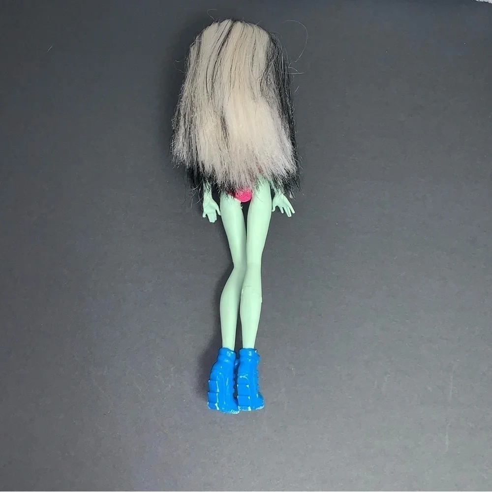 Monster High Frankie Stein Doll 2015 Ghoul Spirit DNV66 Cheerleader Doll